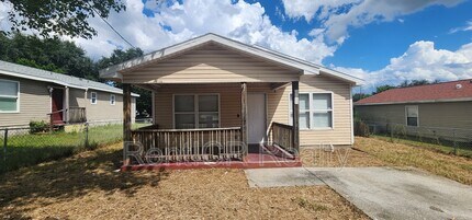 Building Photo - 3805 Carraway St