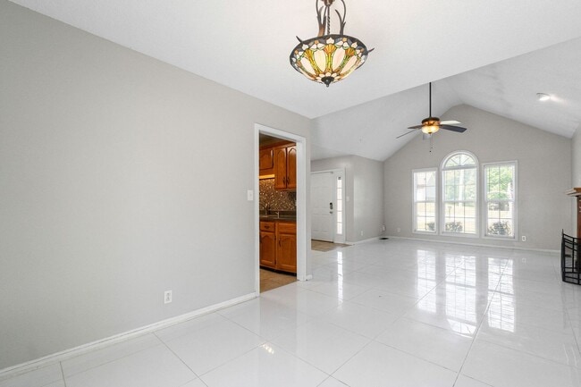 Building Photo - 1435 Amy Ave