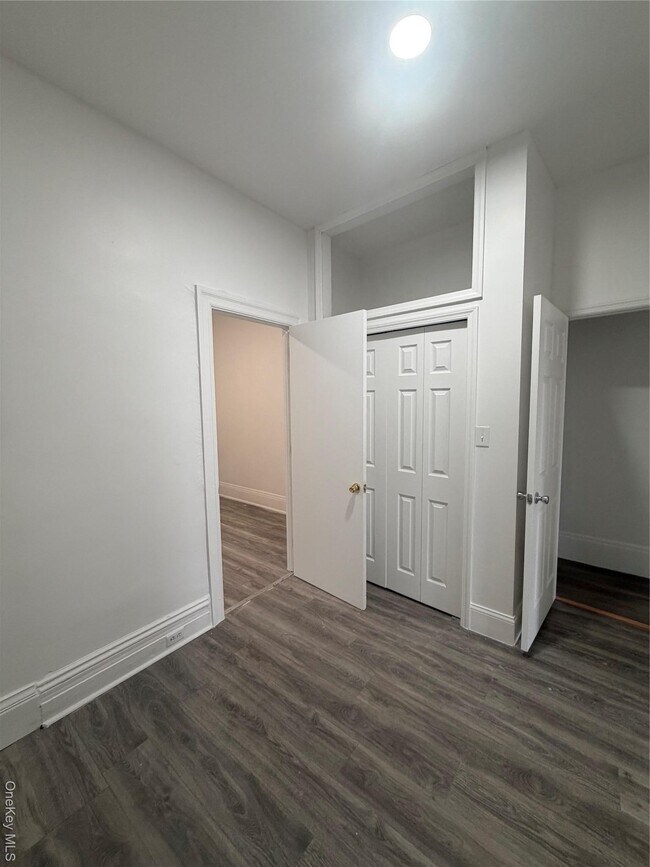 Building Photo - 88 Cornelia St