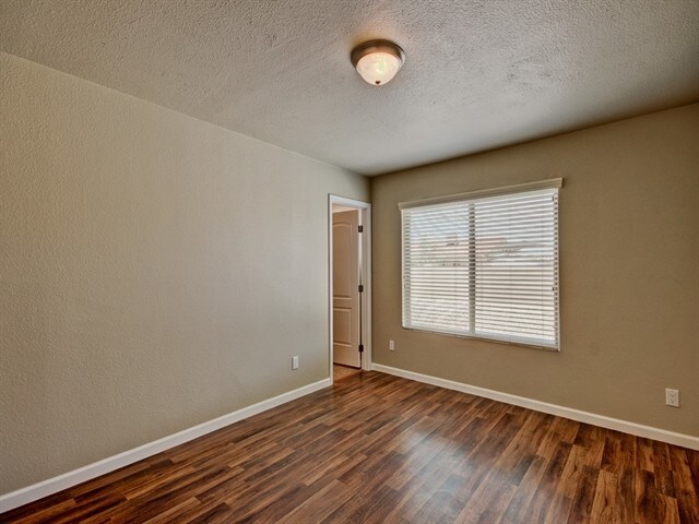 Building Photo - 10930 W Montecito Ave