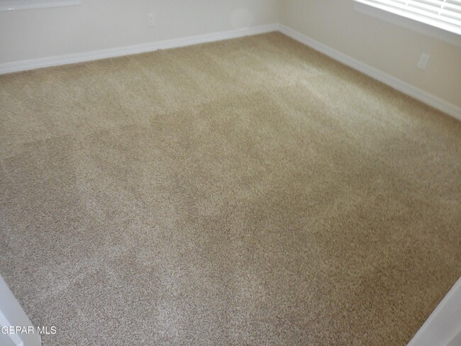 Building Photo - 561 Oakmont