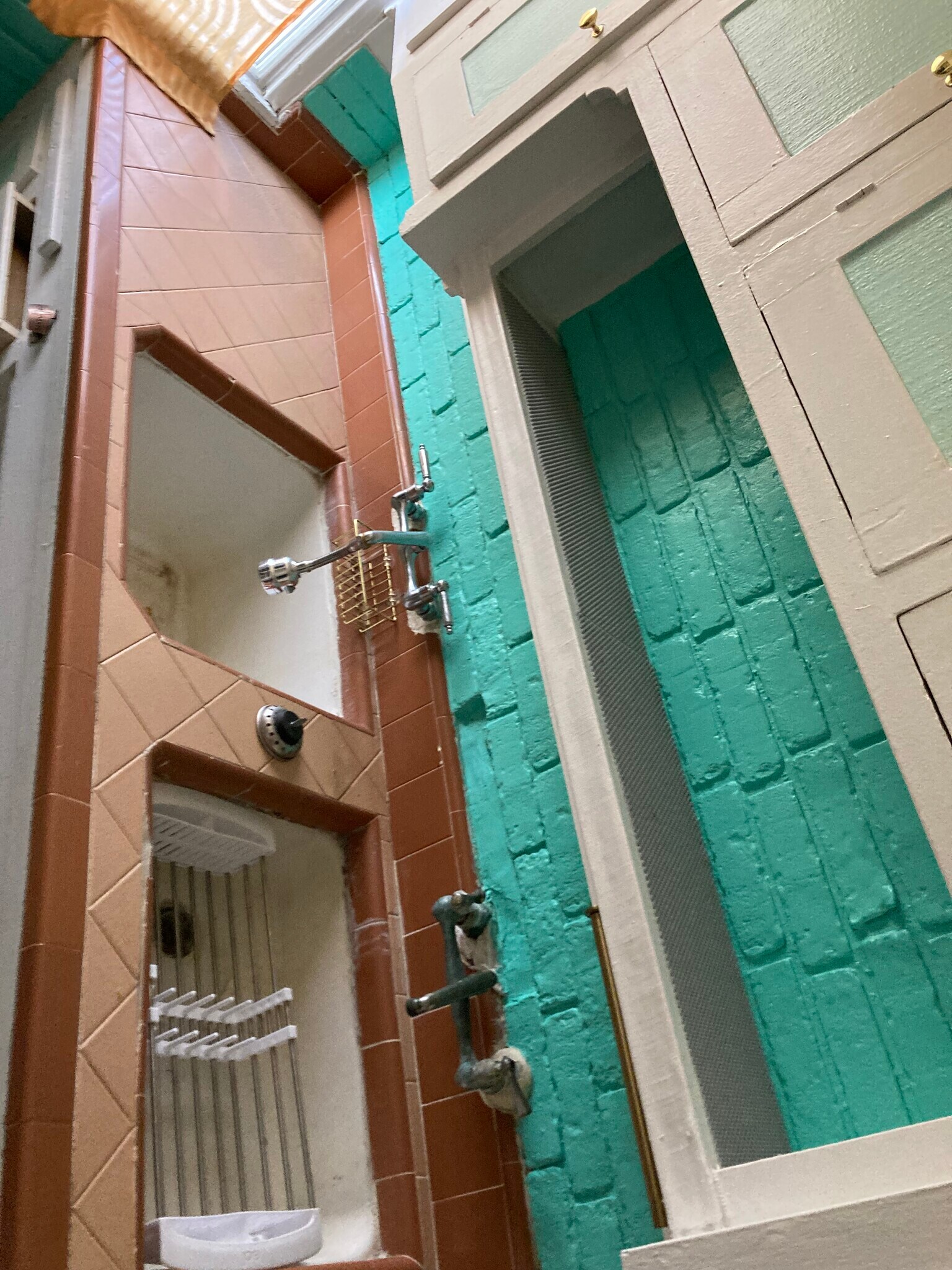 Building Photo - 224 24th St