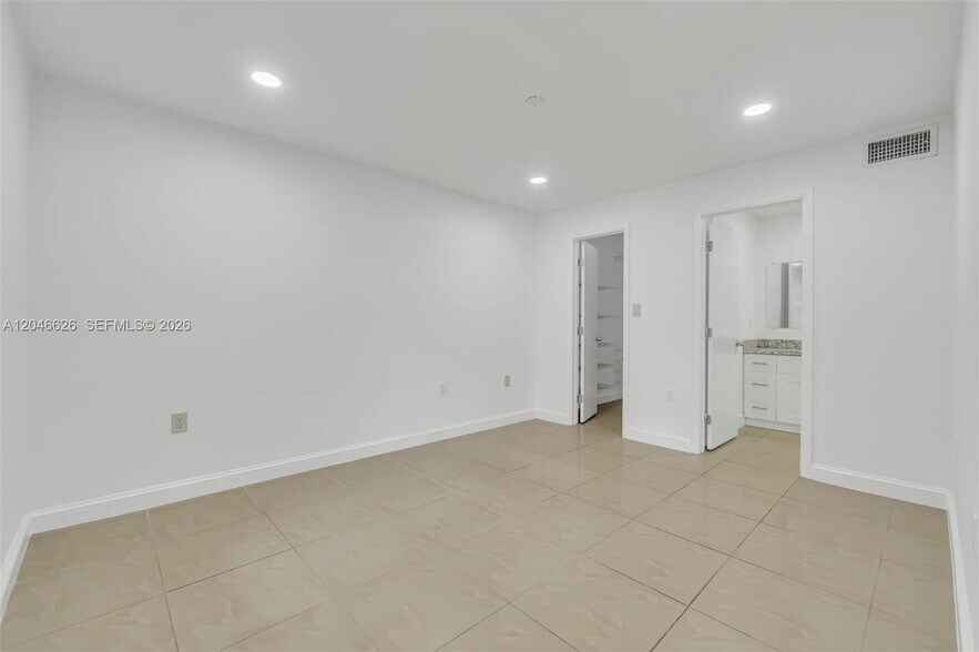 Building Photo - 15560 SW 104th Ter