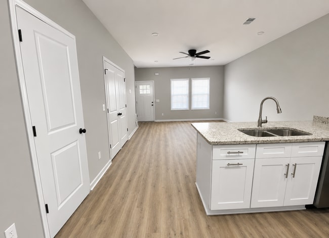 Building Photo - 2513 Bratton Street Unit B