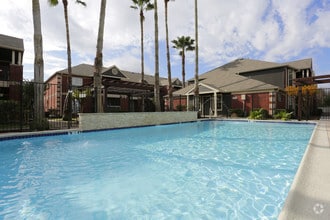 Building Photo - Westport