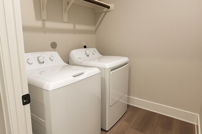 Building Photo - 16627 Oasis Mdw Ln