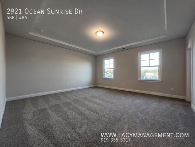 Building Photo - 2921 Ocean Sunrise Dr