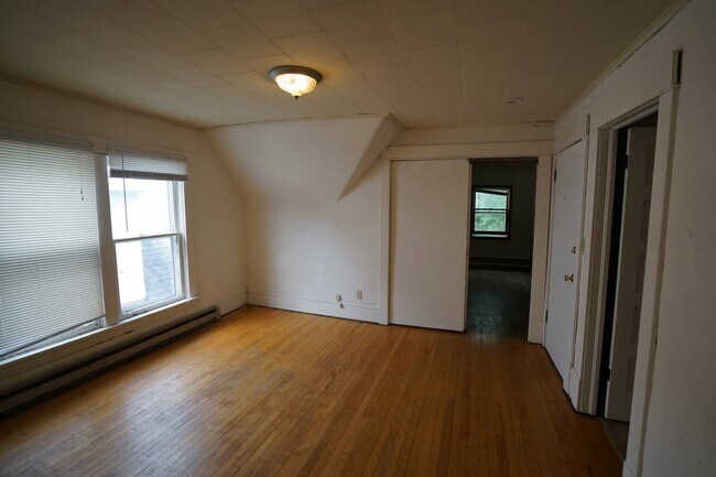 Building Photo - 345 W Doty St