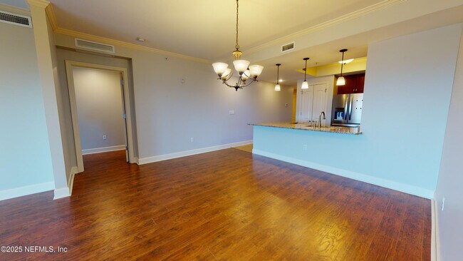 Building Photo - 525 3rd St S