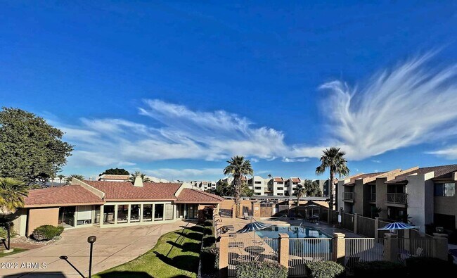 Building Photo - 1111 E University Dr