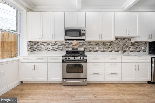 Building Photo - 71X Dolphin St