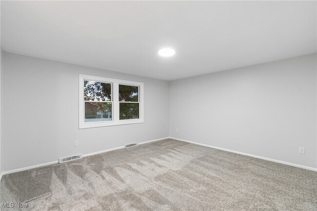 Building Photo - 16982 Bob White Cir