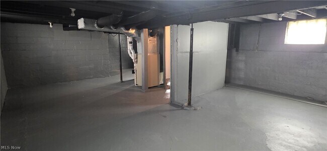 Building Photo - 1235 Bellows St