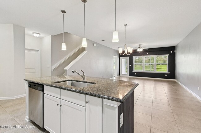 Building Photo - 3215 Chestnut Ridge Way