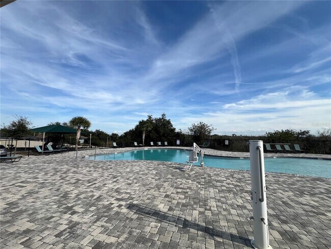 Building Photo - 1143 Cambridge Dr