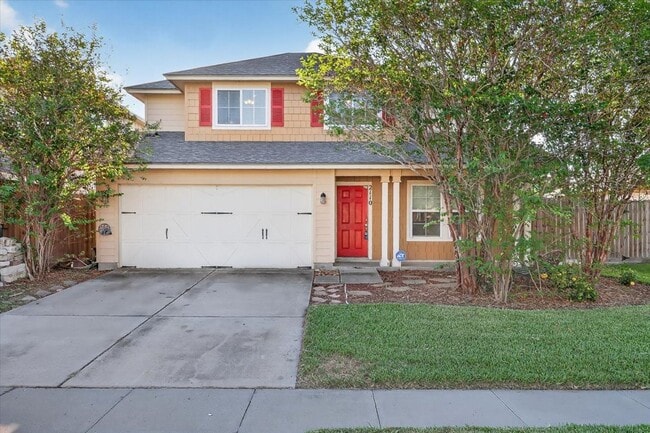 Building Photo - 2110 Encino Dr