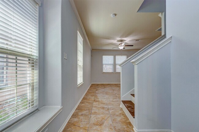 Building Photo - 6451 Calgary Woods Ln