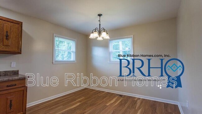 Building Photo - 605 Victory St NW