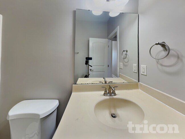 Building Photo - 2312 Joneshurst Wy