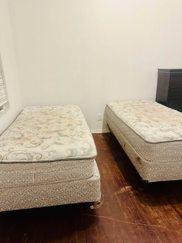 Building Photo - 1640 W 57th St