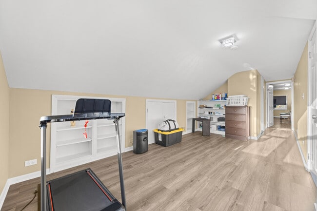 Building Photo - 4136 Park Ave