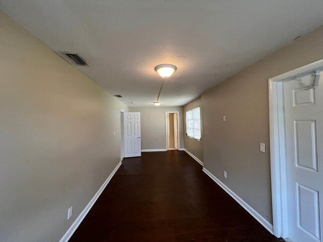 Building Photo - 3701 SW 58th Terrace