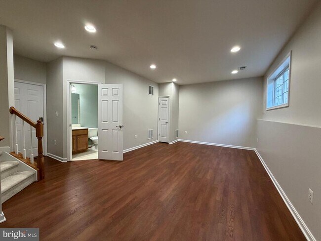 Building Photo - 5669 Faircloth Ct