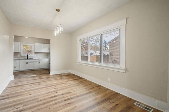 Building Photo - 1012 E Taylor St