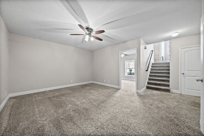 Building Photo - Pet Friendly Four Bedroom with Basement!