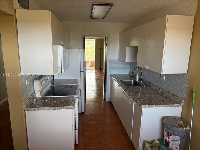 Building Photo - 3001 NW 48th Ave