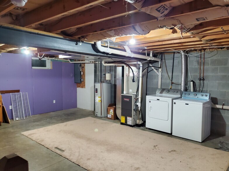 Building Photo - 10 Weiser Ct