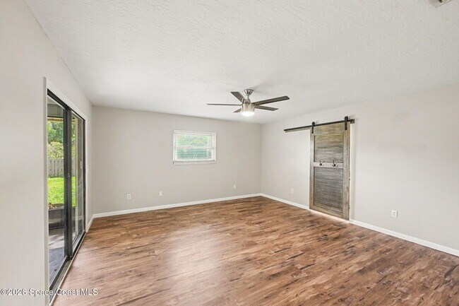 Building Photo - 1242 Laconia St