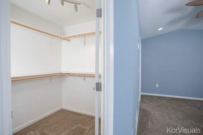 Building Photo - 761 Selina Ln