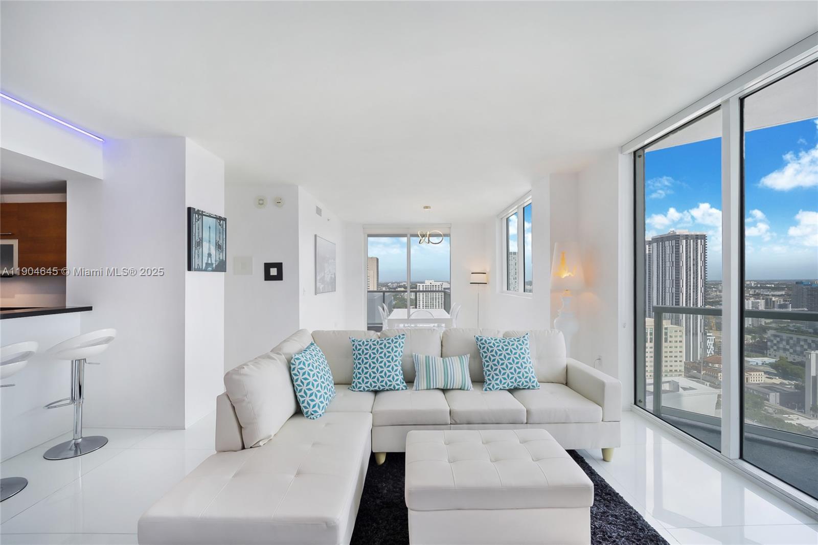 Building Photo - 253 NE 2nd St