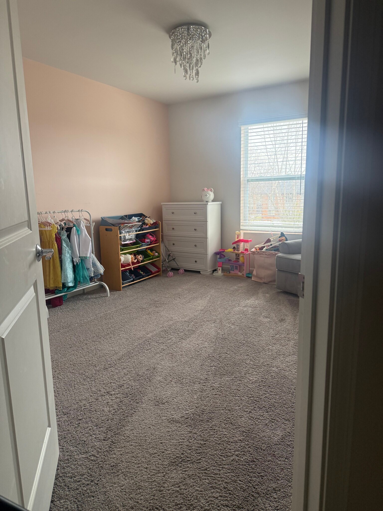 Building Photo - 8692 Pioneer St