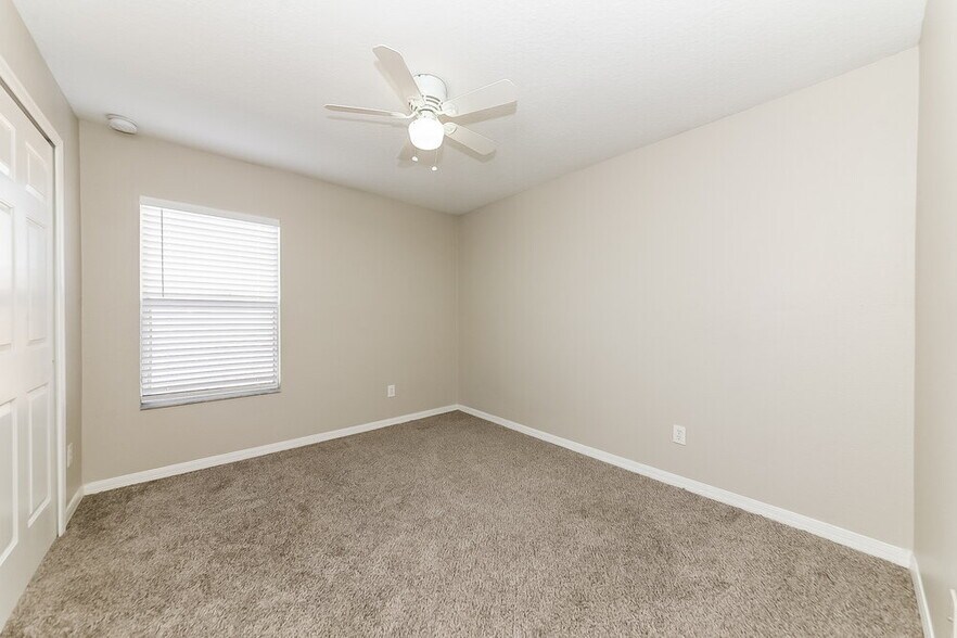 Building Photo - 319 Vine Cliff St