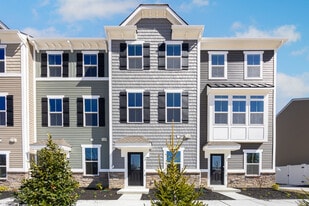 Building Photo - 10 Sidney Ln