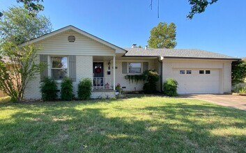 Building Photo - Darling renal in Lortondale