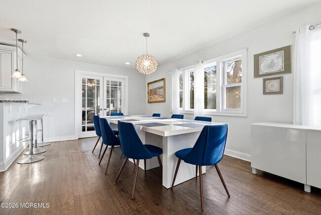 Building Photo - 19 Carole Dr