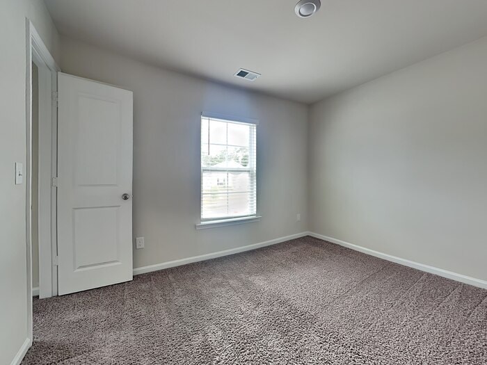 Building Photo - 331 Crooked Pne Ct