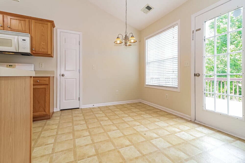 Building Photo - 215 Overlook Dr