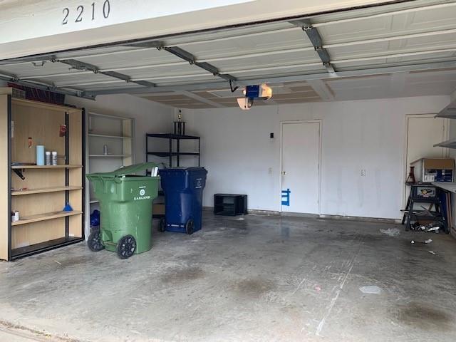 Building Photo - 2210 Meredith Ln