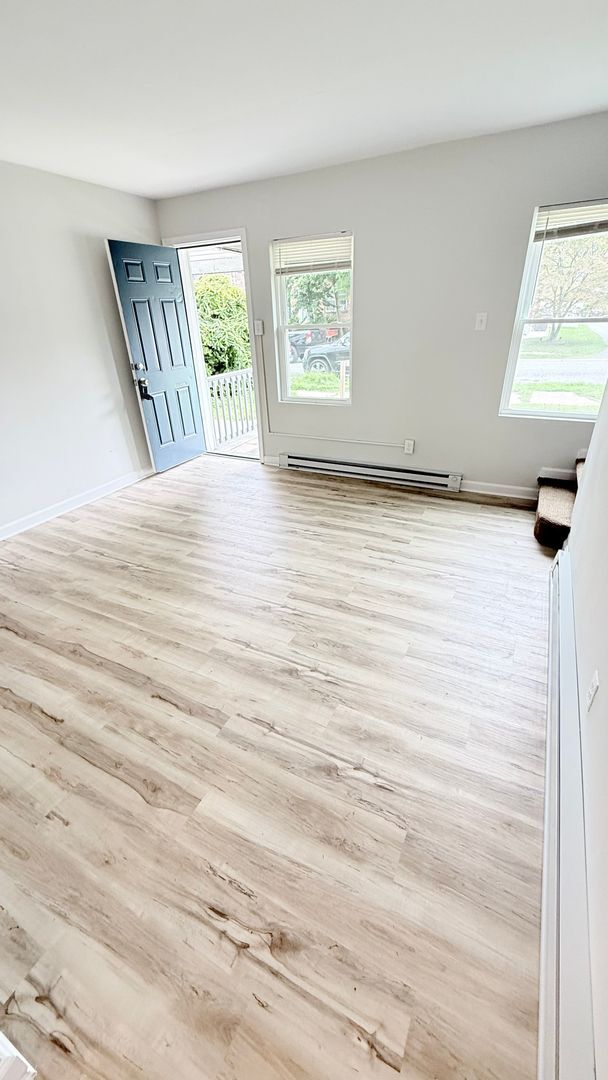 Building Photo - 2BR Townhome in Claymont | Near I-95 & Transit