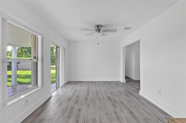 Building Photo - 5215 SW 128th Ave