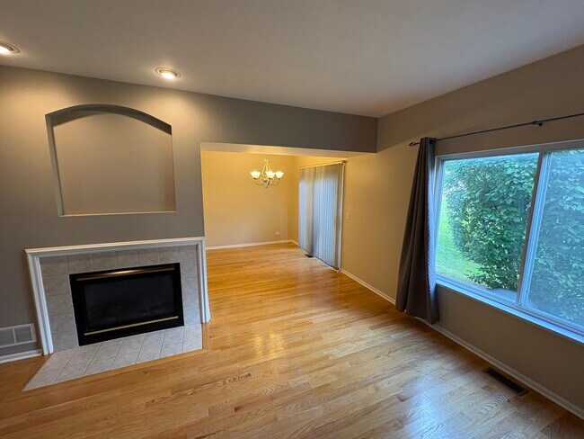 Building Photo - 2221 Stoughton Dr