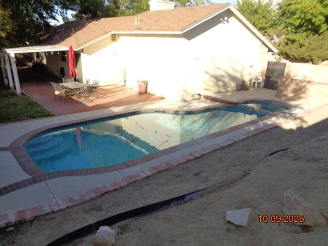 Building Photo - Modernized One Story Harris Home with Ingr...