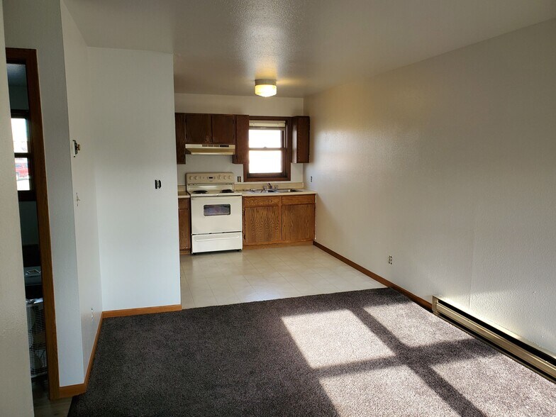 Building Photo - 622 Conklin Ave