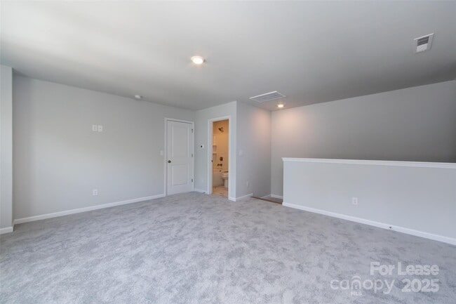 Building Photo - 2550 Lydia Ave