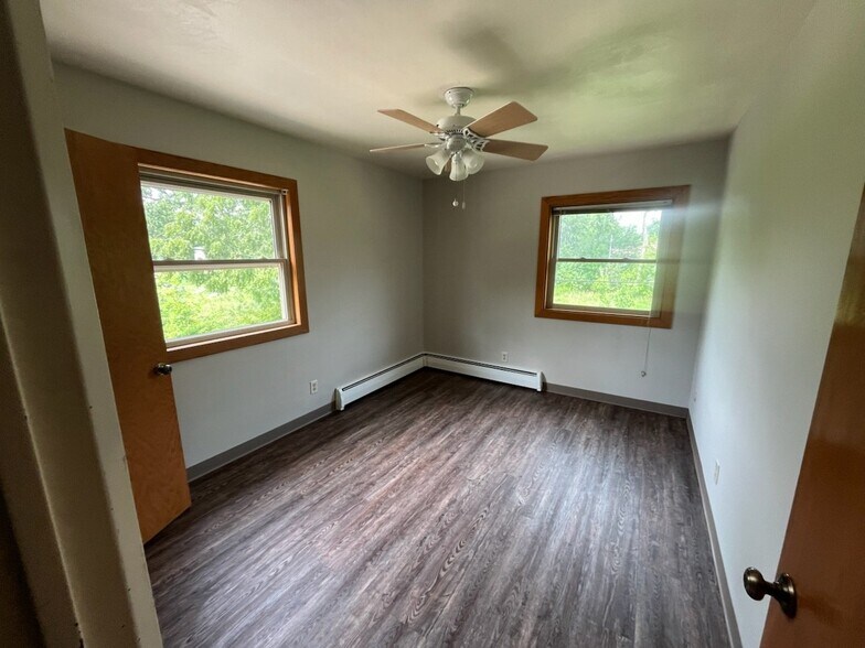 Building Photo - 318 Island Dr