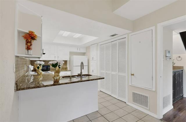 Building Photo - 14151 Montfort Dr